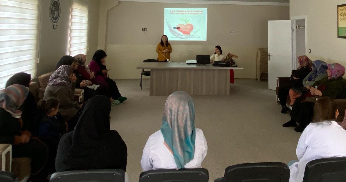 Suphankultur's tweet photo. Kurumumuzda Edremit İlçe Sağlık Müdürlüğü tarafından organ bağışı ve doğru ilaç kullanımına yönelik bilgilendirme yapıldı. 
#organbağışıhayatkurtarır https://t.co/qrt6BTjvLJ