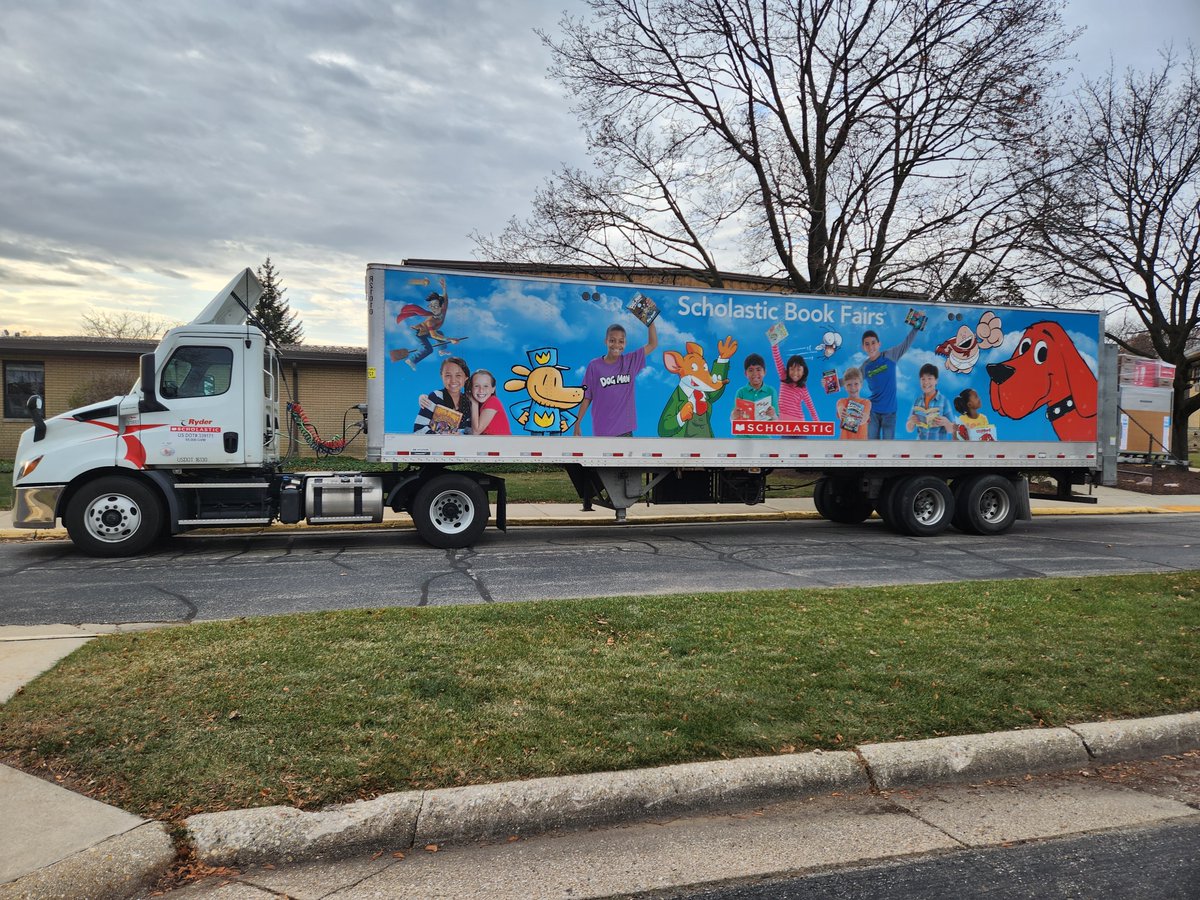 olaschool's tweet photo. The books are already here!  Books make perfect Christmas gifts for the kids in your life, so be sure to browse when you're here for the Christmas concerts on December 13. https://t.co/j4qPHq0dGH