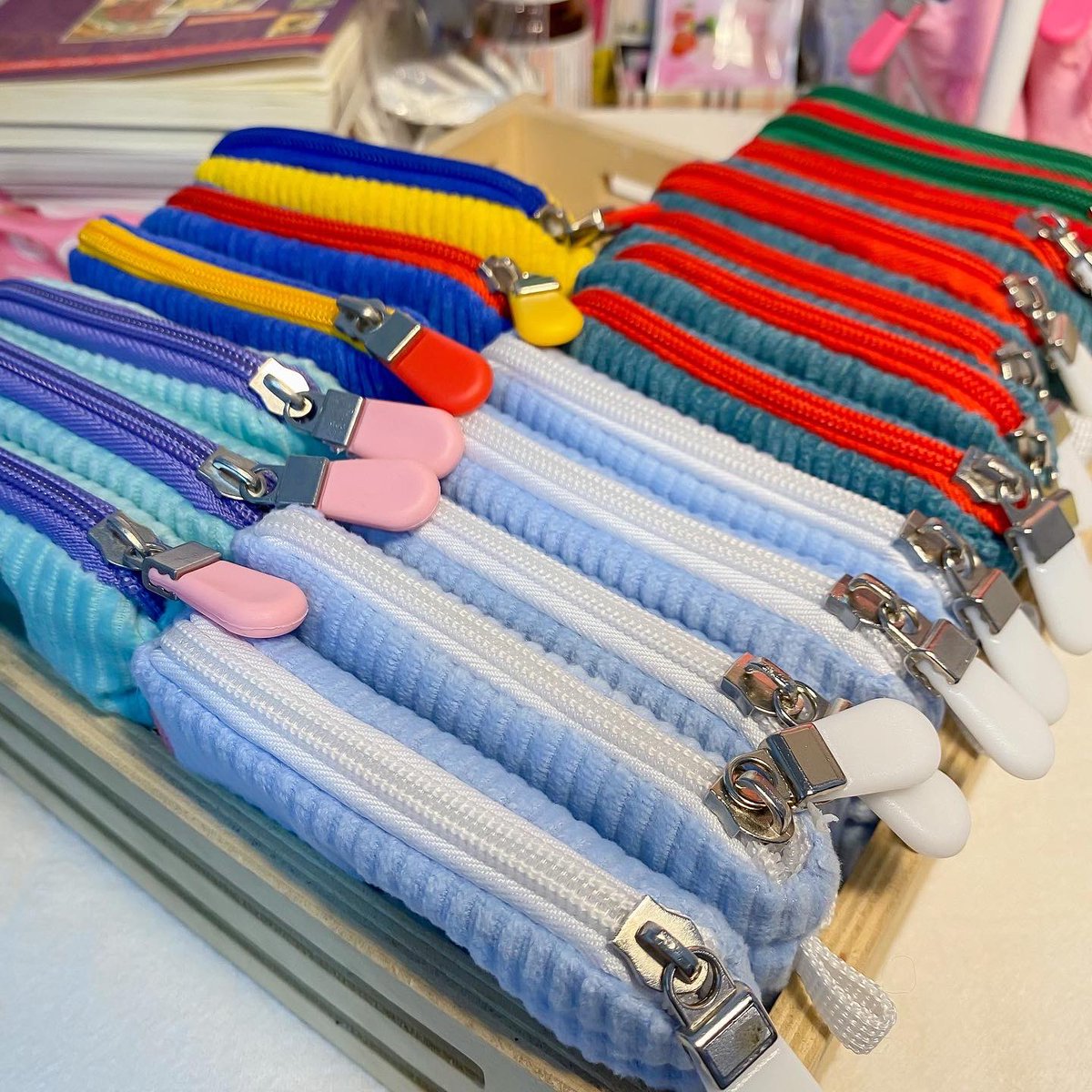 lovelythings_ky's tweet photo. @TheMoviesRain ขออนุญาตฝากร้านนะคะ 
กระเป๋าสตางค์ขนนุ่มนิ่ม ใบละ 100 ฿
ค่าส่ง 30 ฿ จ้าา

มีให้เลือก 9 สี จำนวนจำกัดน้า หมดแล้วหมดเลย บางสีไม่มีแพลนผลิตต่อแล้ว
สนใจ dm ได้น้า 🥹 https://t.co/SASGngyuHM