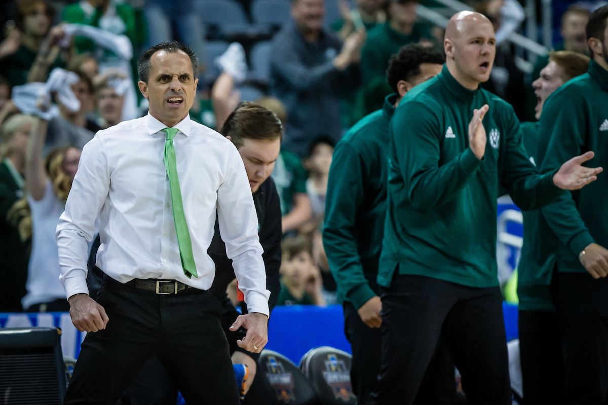 NWBearcatMBB's tweet photo. The Bearcat men’s basketball squad ranks No. 1 in the nation among NCAA Division I &amp; II schools in points per offensive possession (1.128) according to @SynergySST. Northwest is shooting 56.5% from the floor through eight games this season. https://t.co/YDTt8tlomB