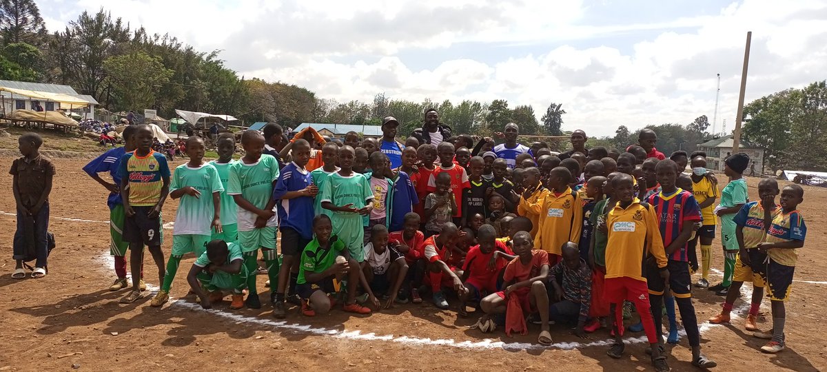 KibraSocietal's tweet photo. @KibraSocietal @zebstrongkenya together we empowerment community @kibraDCground 
#worldcupyetuinterslums https://t.co/mp26kuPNmy