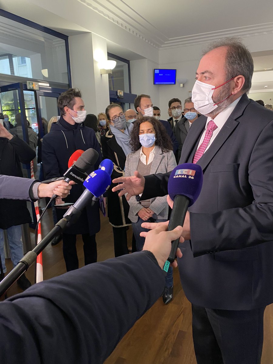 PaulLarrouturou's tweet photo. Hôpital André-Mignot du centre hospitalier de #Versailles victime d'une #cyberattaque : « c’est une attaque terroriste » selon le ministre de la Santé, François Braun, interrogé par @LCI @TF1Info https://t.co/mDOVfVlzz5