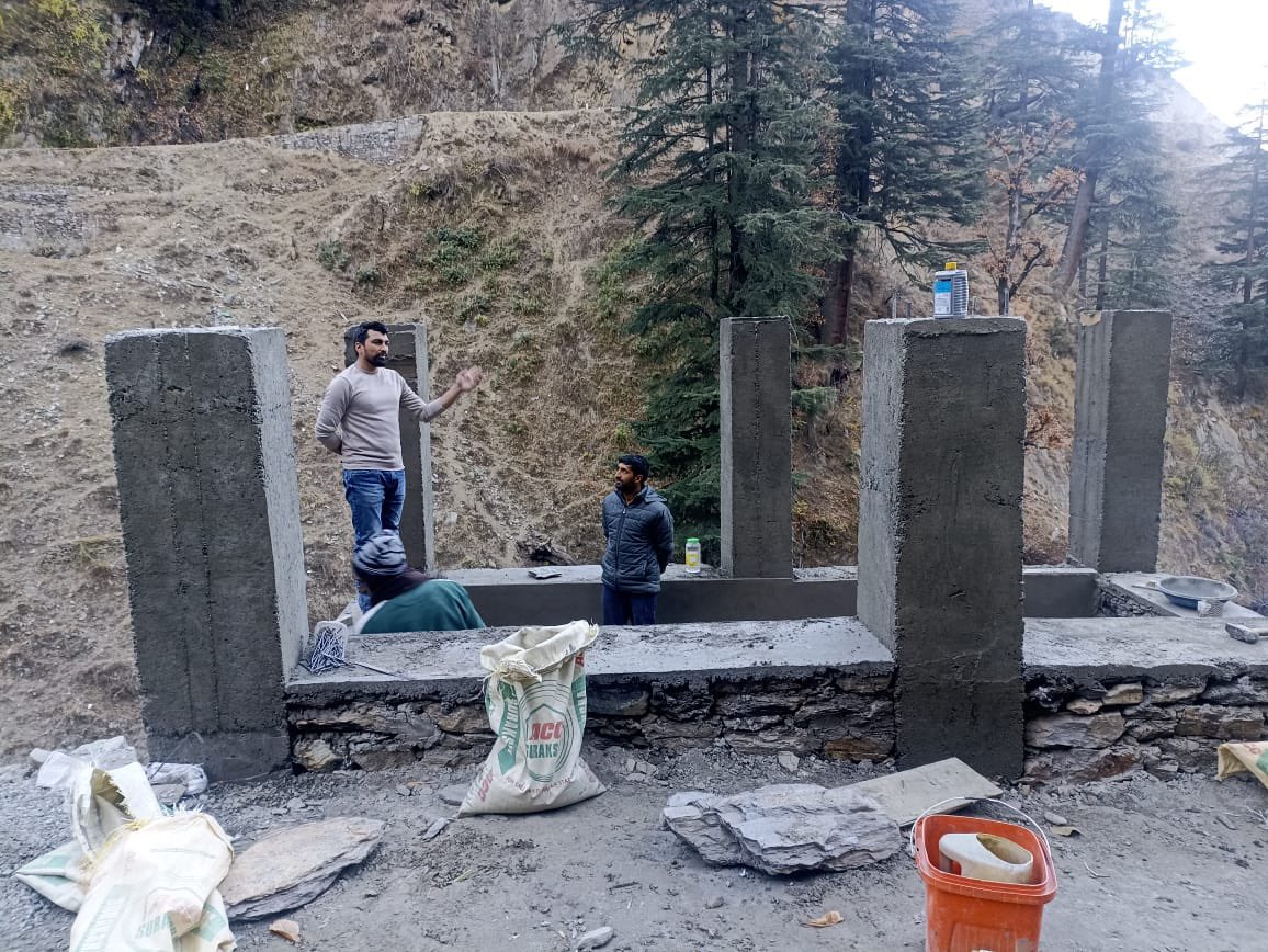 BDOChowkiChoura's tweet photo. Today along with field staff visited Pyts Chatroo Lower A,B & C of Block Inderwal & inspected ongoing works under ADP 22-23 (Distt Capex).Pyts are witnessing new era of development.
#PassengerShed #ViewPoint #PPath #WaterTanky #SanitaryComplex
@dckishtwar @DICKishtwar @diprjk https://t.co/lmFx9uXzHn