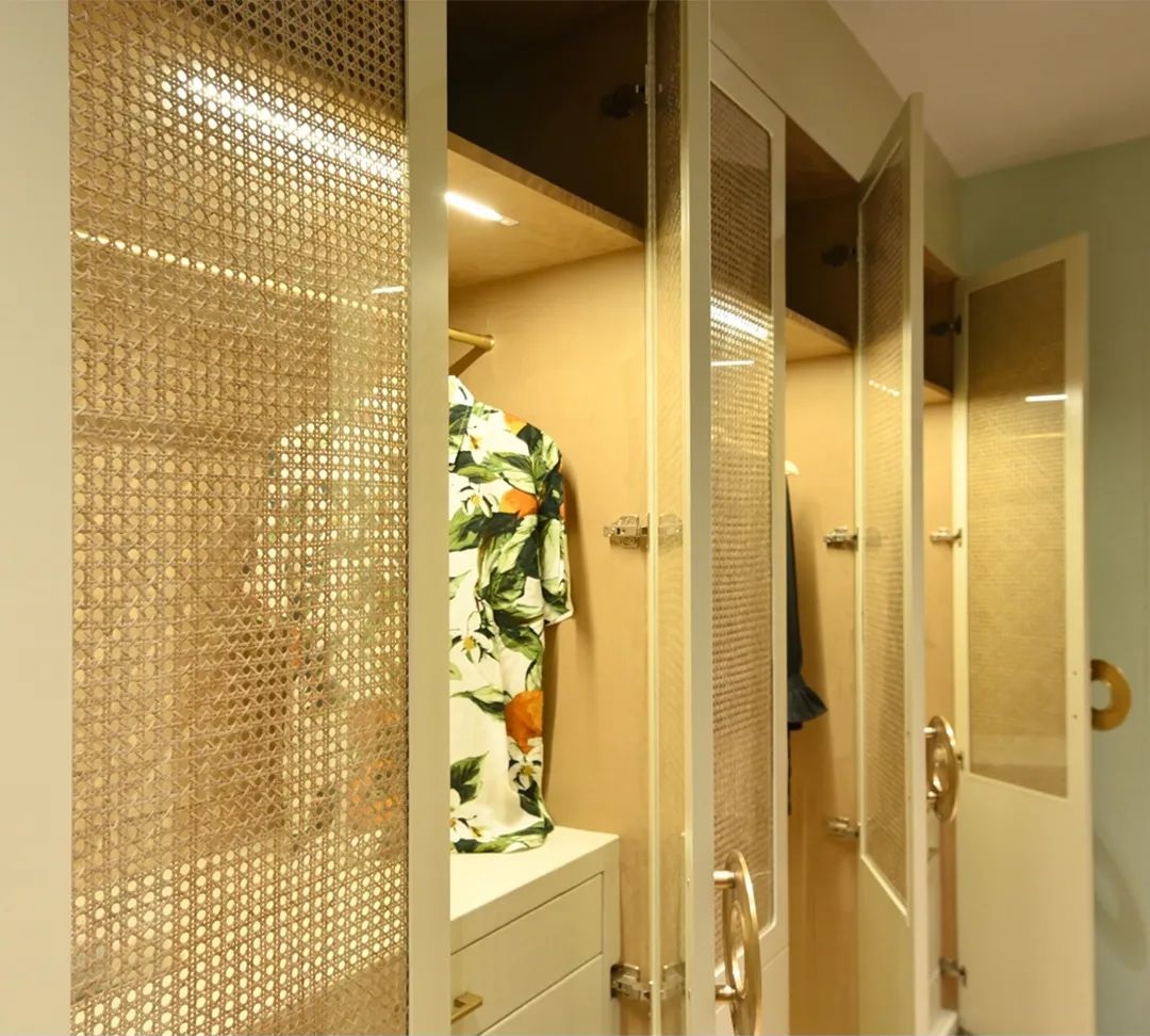 DesignsMagus's tweet image. A vast, multifaceted ecosystem of wardrobes, islands, chests of drawers, customised to the last centimetre, where everything is personalized to meet specific needs.

T more more visit@ bit.ly/3Hbb6OQ

#wardrobe #fashion #interiordesign #furniture #style