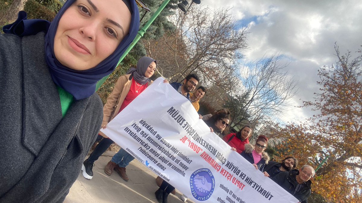 Turkcell Global Bilgi'den atılan arkadaşlarımızla birlikte Kırıkkale Cumhuriyet Meydanı ve Global Bilgi firması önünde, basın açıklaması  ile isten atmaları protesto ettik.Sendikamız örgütlenme uzmanı Gürkan Emiroğlu tüm çağrı merkezi emekcilerini sendikamızda örgütlenme çağırdı.