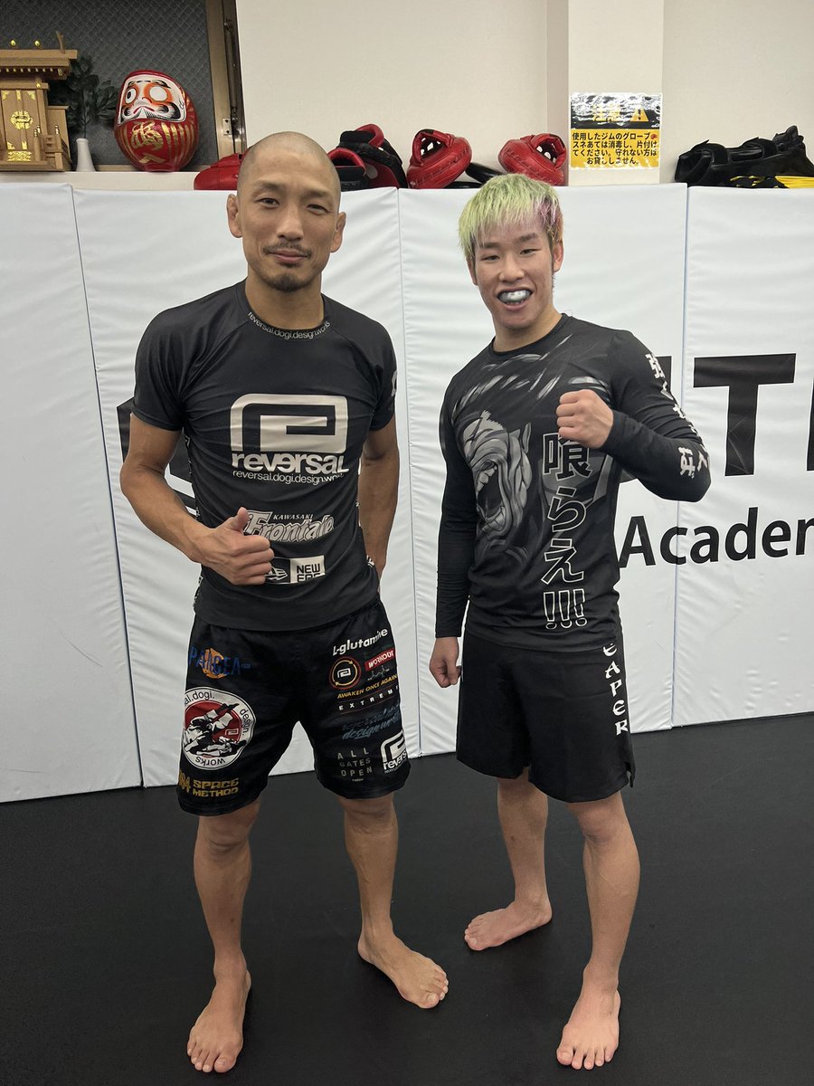 tokorodays's tweet photo. 足立区「CUTE」にて。神龍誠選手　@makoto0705mma 上田将勝さん　@furunerusonz 安永有希さんに回していただきました。集中していい練習ができました！神龍選手は年末海外でグラップリング！自分は大晦日RIZIN。お互い頑張りましょう！上田さんが相変わらずバリバリ強くて嬉しかったです！　#cute https://t.co/6oPThsN6HR