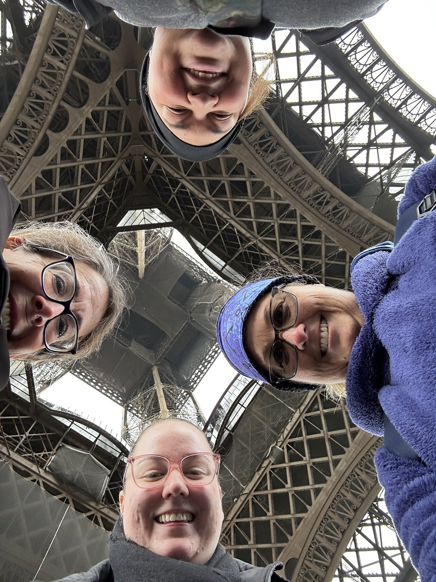 cosmicdogmom's tweet photo. @LaTourEiffel and now on #bigbusparis @jennife72404371 @amy_deanna1 @risimpson13 https://t.co/R4oh0xbMfE