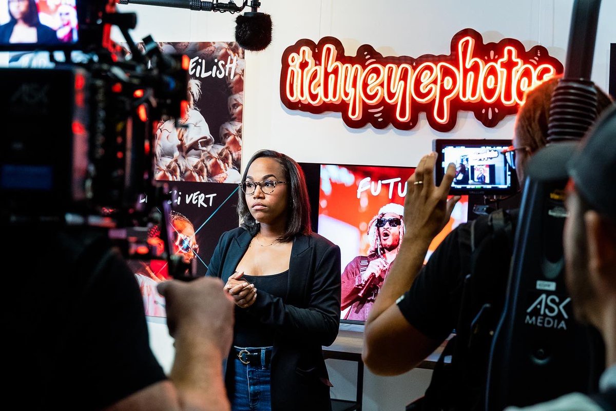 itchyeyephotos's tweet photo. Thanks to @Toyota &amp; @Complex , I had my first Art Basel show last week in the heart of @WynwoodMiami . I also taught a workshop 🙊Still speechless but definitely blessed &amp; thankful.

Workshop Lighting @wtfSmittyD 
📸: @louieviews https://t.co/gSSO0X8NV5