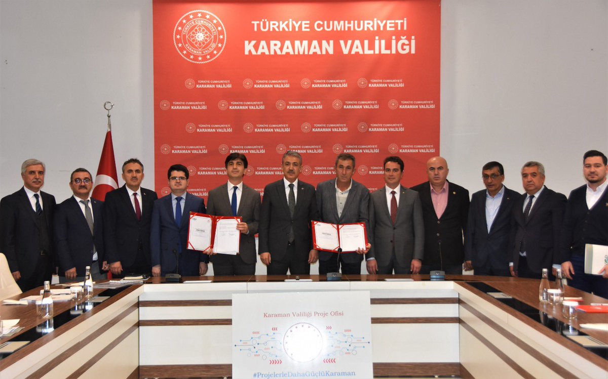 KaramanValiligi's tweet photo. Elmaşehri Karaman, Elma Borsası ile Daha da Güçlenecek

Valiliğimizce yürütülen "KOP ile Elma Sınıflandırma ve Paketleme Tesisi Projesi-Karaman Elma Borsası" Lansmanı düzenlendi.
⬇️
https://t.co/GobzISAQlO https://t.co/50zvZ2nAt9