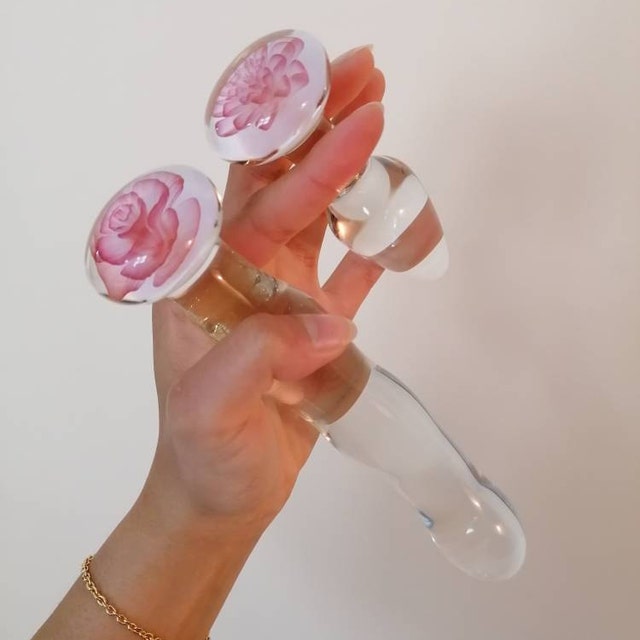 SextoysinPak2's tweet photo. Glass butt plug &amp; Dildo 2 peice 
For women &amp; men 
For order contacts us in inbox 📥 or what's app
What's app No::03400629479
Note:: payment advance hai Pakistan me in products ki payment advance hoti h https://t.co/ld4GNB1uxw