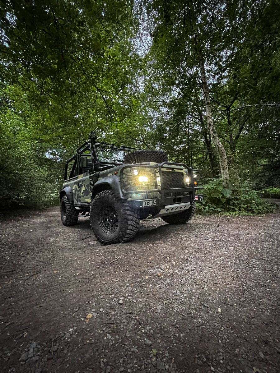 tweakedauto's tweet photo. How was your weekend? Hoping it was filled with adventures!
#Tweaked #TweakedUSA #TweakedDefender #TweakedAutomotive #SpecialEdition #MilitaryEdition #Military #OffroadDefender #MilitaryDefender #Bespoke #V8 #V8power #LandRover #LandRoverDefender #Defender #Defender90 https://t.co/kXl0mFfJGd