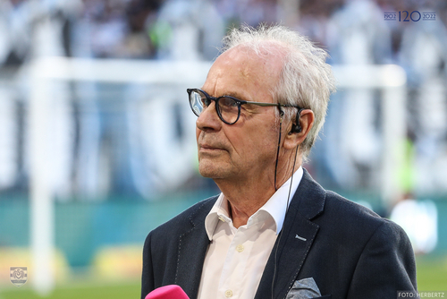 MSVDuisburg's tweet photo. Bernard #Dietz, Michael #Bella und Meike #Kämper sind am Donnerstag um 19 Uhr Talkgast bei Stefan #Leiwen! Im @MSVMuseum Talk im LVR Niederrheinmuseum Wesel dreht sich dabei alles um den „Mythos Nationalmannschaft“.
Tickets sichern! 🎟️ https://t.co/Krwo6z3vYI
#120JahreMSV https://t.co/DC7V2FX1Fq