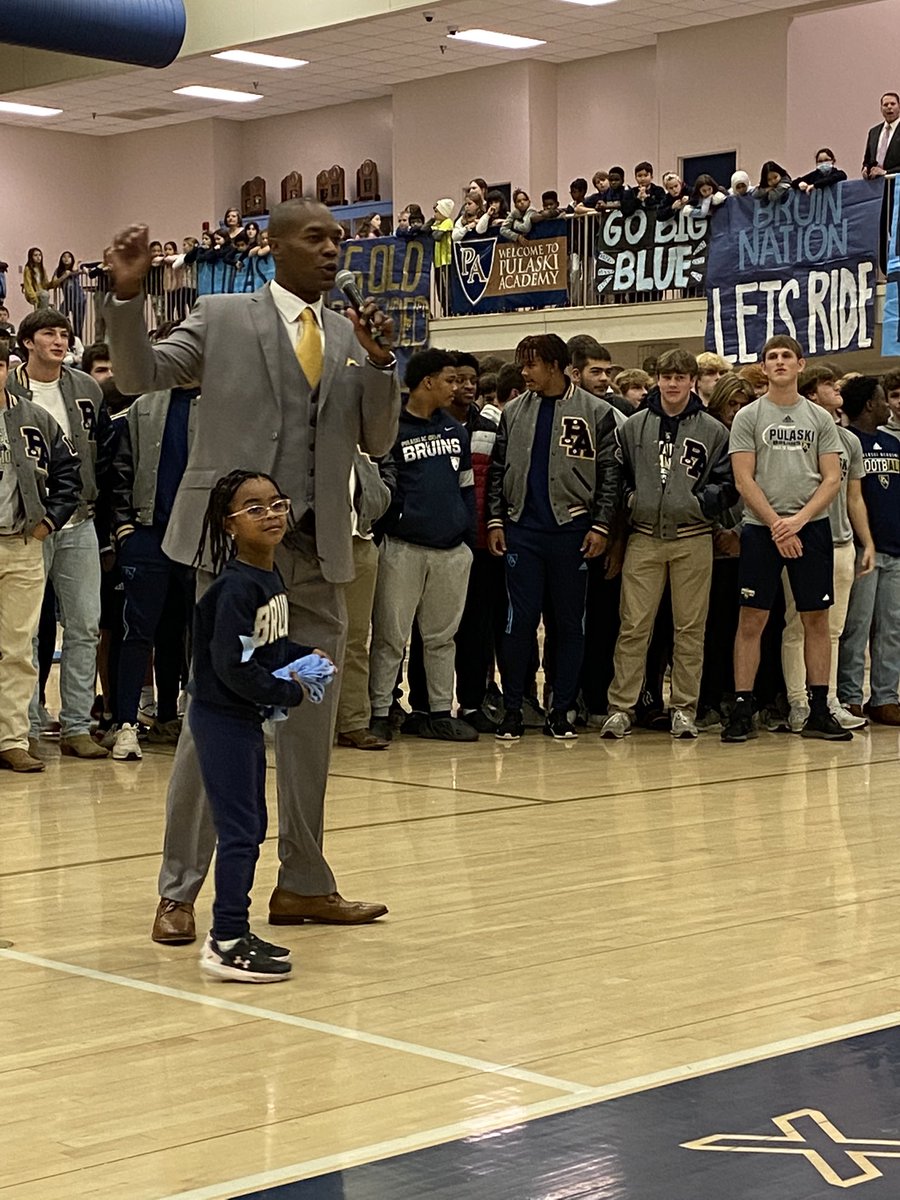 principalatious's tweet photo. Pep Rally! https://t.co/Nzir3e0232