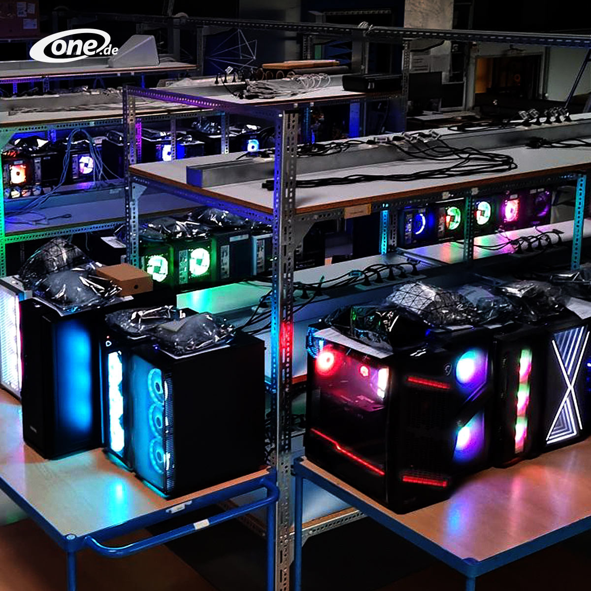 onecomputer's tweet photo. Die ONE-Teststation 💙
Bevor wir dir deinen neuen PC zuschicken, wird er bei uns natürlich auf Herz und Nieren geprüft 🙌

Welche zwei Hardware-Komponenten müssen bei dir aktuell dabei sein? 🤔

#onede #onegaming #gamingpc #custompc #traumpc #pckonfigurator #technology  #gaming https://t.co/HTHqNFFhp3