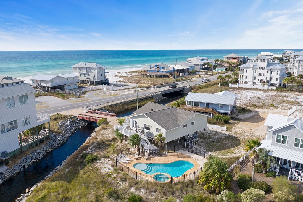 TheOceanReef's tweet photo. Rising Tide in Dune Allen Beach is a lakefront vacation home on 30A with wonderful amenities and great dates available. View details here: https://t.co/buLMYWVT5x
#DuneAllenBeach #SouthWalton #30A https://t.co/DB7by5pL5F