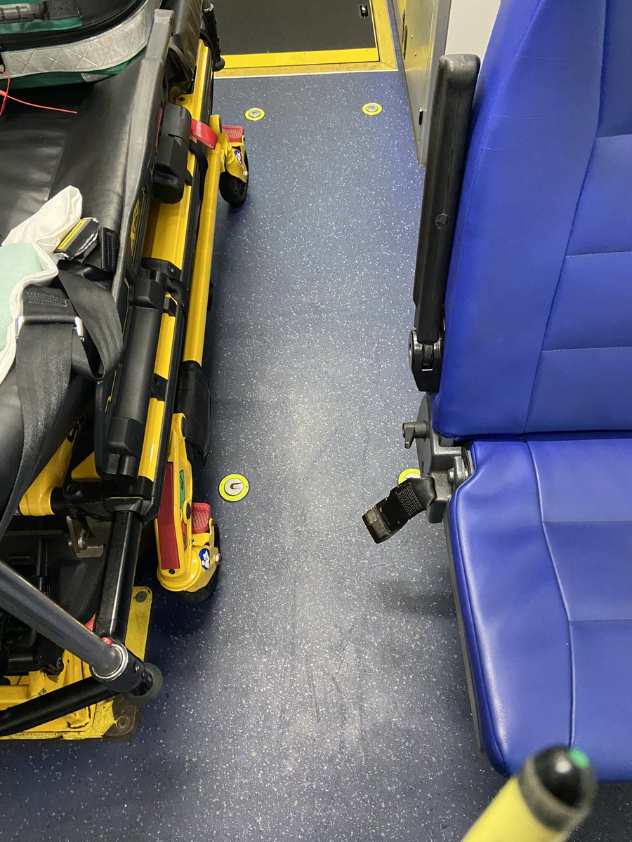 sarahlu37's tweet photo. Back in green today. It’s been a while and it’s great to be back. Being looked after by Darrel and Tom. #paramedic @YorksAmbulance https://t.co/MsUCZqIlf0