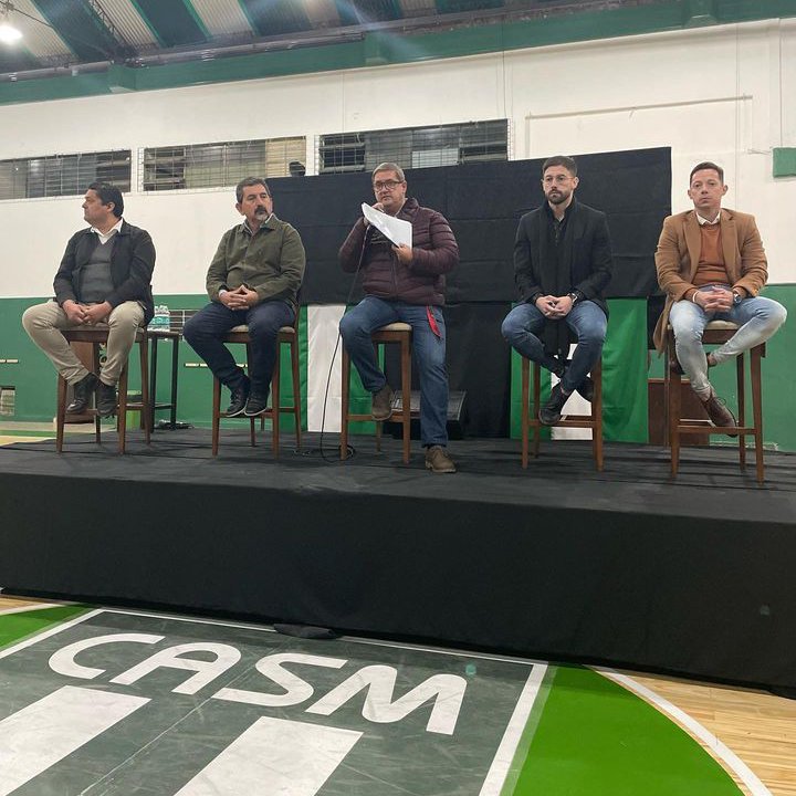 Oficial_CASM's tweet photo. 🗣️🎙️ Está noche se vienen anuncios importantes.

⚠️Hoy!!! Conferencia de prensa 

🕖19:00 hs 

📍 Corrientes 1682, Bella Vista
 (Jano's Bella Vista 1)

Todos los medios de comunicación deberán anunciarse en puerta.

⚡Se vienen cosas maravillosas en San Miguel, y sucederán 💚 https://t.co/y8DydbtptW
