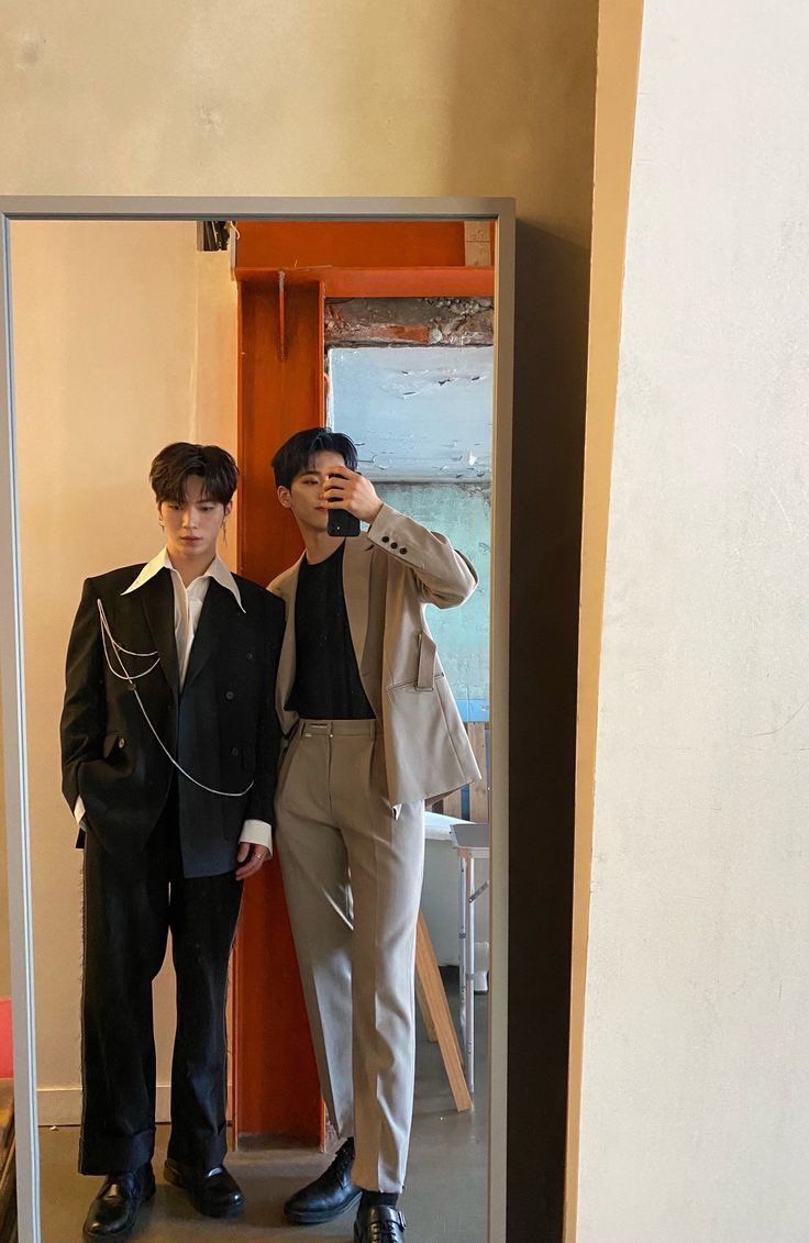 dailyhangyeom's tweet photo. our strong hyuk! you are so tremendously talented, I still remember the first day I meet you I was so amazed by your talent, that moment I knew I needed to support you and we are still here for you! We will wait till you come back
#ProtectHyuk
#HyukAppreciationDay #PROTECTOMEGAX https://t.co/AZPRhU1osI