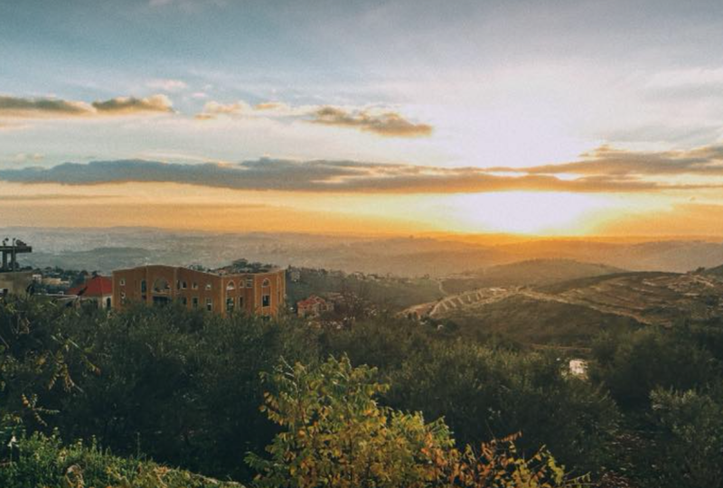 StudyAbroad101's tweet photo. Taste the famous Lebanese dishes and dive into the rich history of Lebanon by having your semester abroad in Beirut! 🇱🇧

Visit our website to explore your options for studying abroad in Lebanon!✈

#abroad101 #studyabroad #lebanon #beirut #travel #studentlife https://t.co/RIXQiep5aQ
