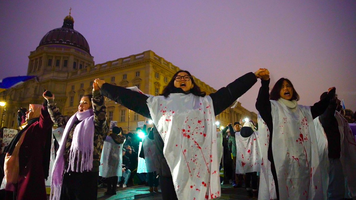 📷 Thousands took to the streets in Berlin on Saturday to denounce violence against the Hazara minority ethnic group in Afghanistan. Braving sub-zero temperatures, the demonstrators voiced their dismay over the systematic killing of the Hazara people by the Taliban.

©️: Tina Xu