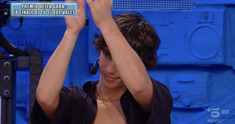 giuliaperlman's tweet photo. EMANUEL L’UNICO PROF OGGETTIVO 
#amici22 https://t.co/58izpjayj8