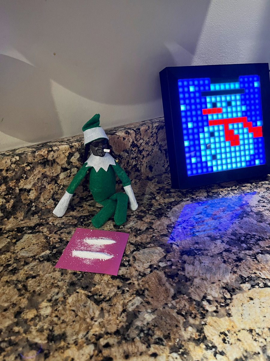 MJADetBos's tweet image. This dude can party… #SnoopOnAStoop