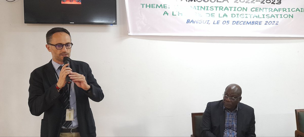 Le Prof Richard Filakota vient de procéder ce jour 5 décembre au lancement officiel de la Formation professionnelle Tamboula 4 en faveur de 40 fonctionnaires dans la salle multimédia de l'ENAM en présence du Représentant de l'ambassade de France 🇫🇷 et des cadres de l'ENAM.