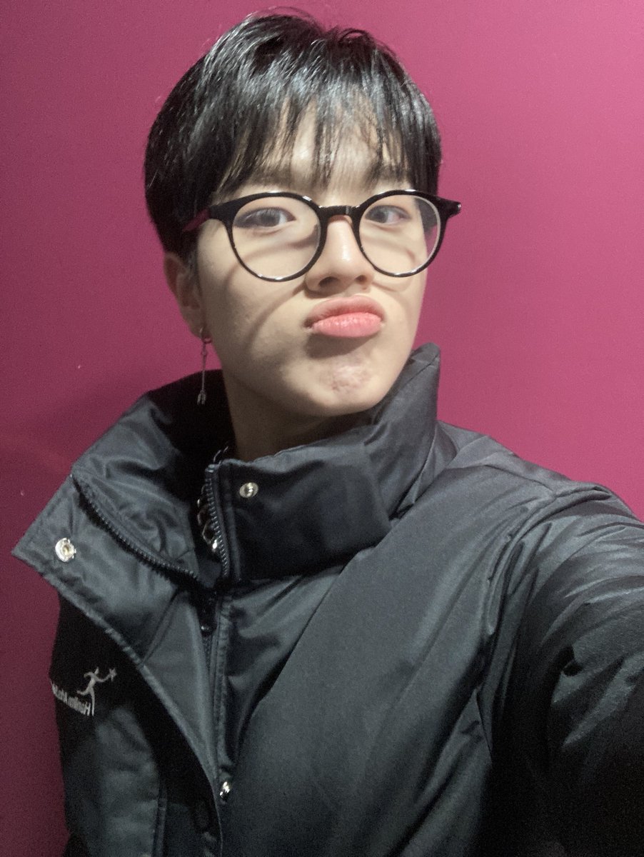 TRENDZ_FNACC's tweet photo. [YECHAN update on https://t.co/xrHeXPF2Oc]
저처럼 꼭! 따뜻하게 다니깅!!😆
@TRENDZ_OFFCL #TRENDZ #트렌드지 #FRENDZ #프렌드지  #BLUESET #UNKNOWN_CØDE #VAGABOND #HANKOOK #한국 #HAVIT #하빛 #LEON #리온  #YOONWOO #윤우 #RA_L #라엘 #EUNIL #은일 #YECHAN #예찬 https://t.co/Qo6TGUQoYa
