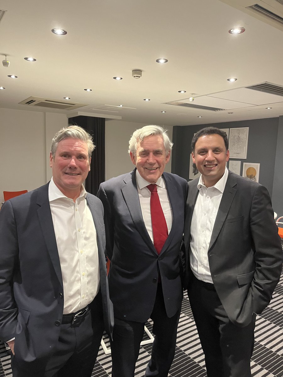 Gordon Brown tweet media