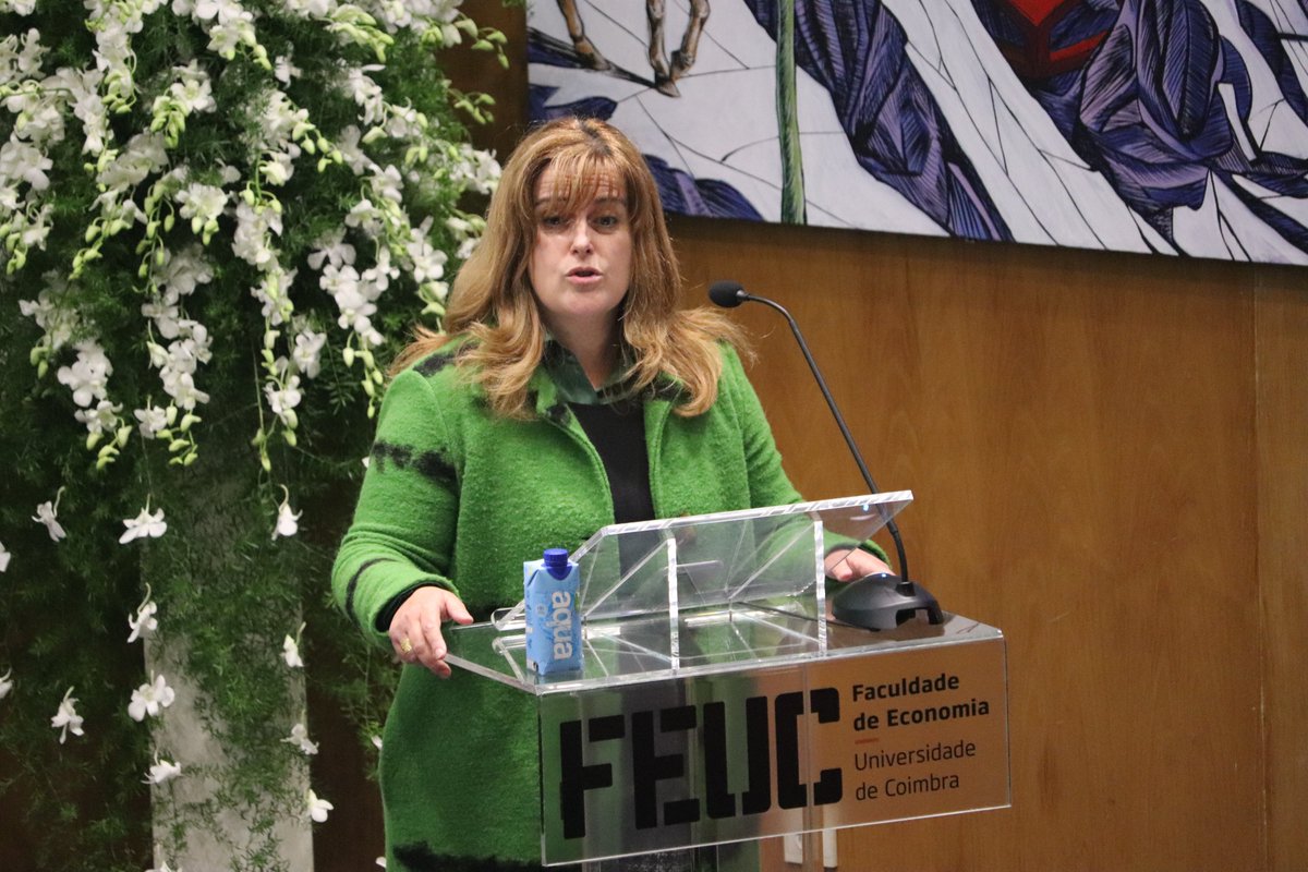 No passado dia 2 de dezembro celebrámos o Dia da FEUC com uma cerimónia onde foram homenageados os melhores estudantes da FEUC.
Conhecemos os vencedores dos Prémios FEUC Ensino e FEUC Ciência.
Poderão ver mais fotos da sessão em: photos.app.goo.gl/xyareUYKjdzfcN…