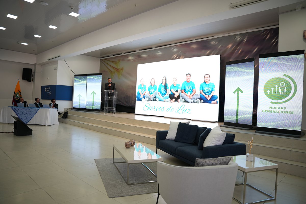 🔴 #ConcilioAnualUE | Educación 🇪🇨
“La educación adventista avanza con el cumplimiento de la misión” bajo el liderazgo del Pr. Enildo Do Nascimiento, seguimos con cada uno de nuestros colegios adventistas mostrando el gran amor de Cristo Jesús. 
#AdventistasEcuador