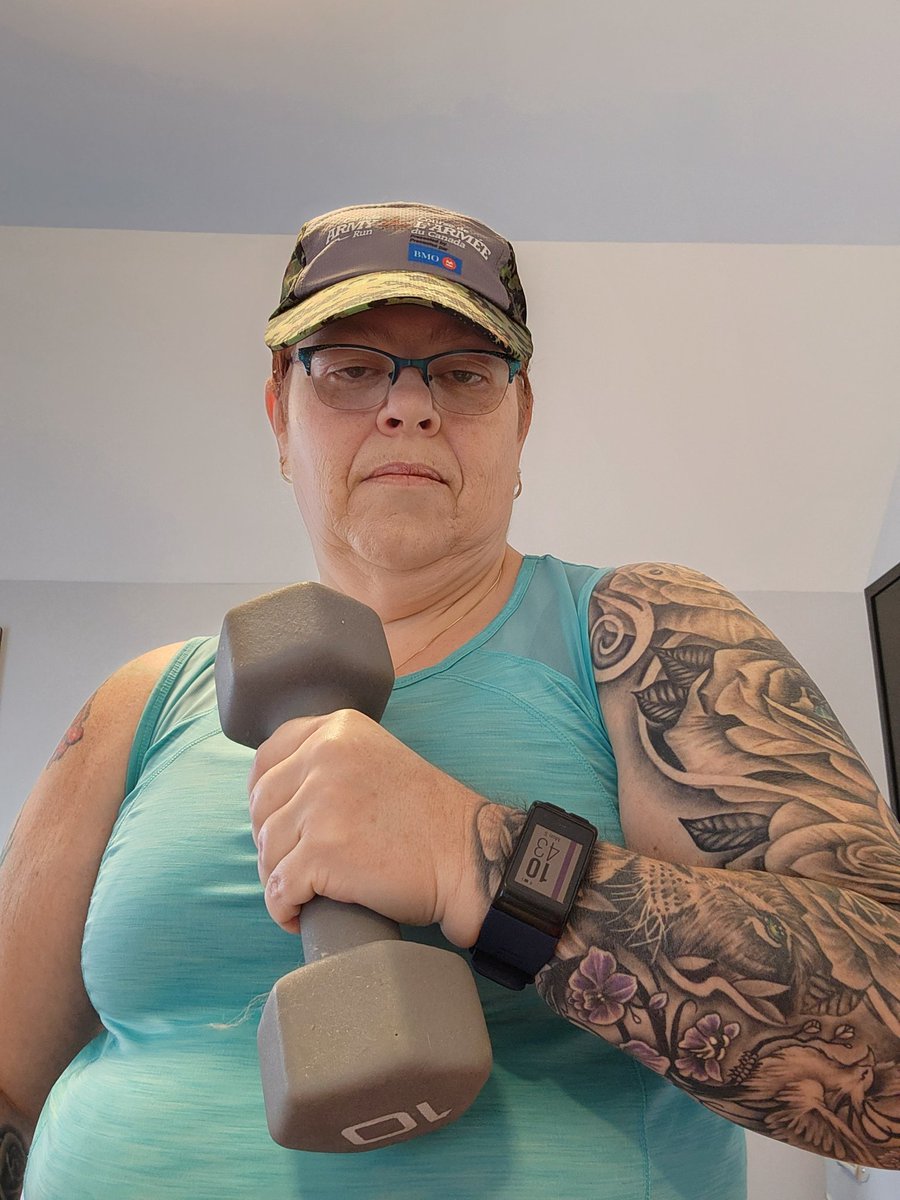 purrinpursian's tweet photo. Cardio ✅️
Weights ✅️
With @StudioSWEAToD
#backtofit https://t.co/BIx05JHN6X