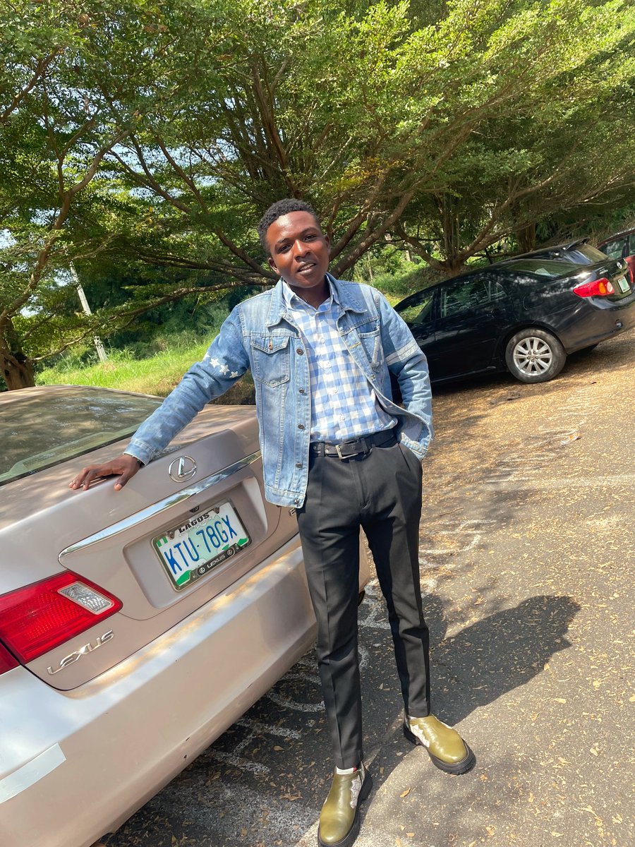 Just_iy's tweet photo. Grinding through Monday like 😍🤩

#OAUTwitter https://t.co/zmnLqRyCB3