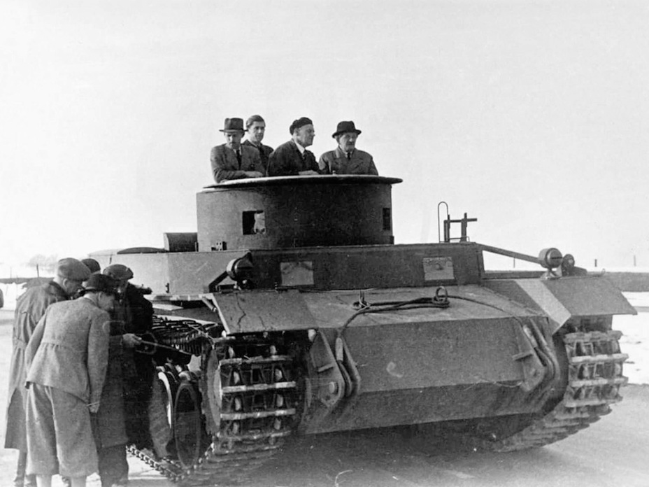 Tank_Archives's tweet photo. #OTD in 1939 Porsche began working on a new heavy tank. The result of this work was the VK 30.01 (P). This tank was never completed, but it was an important step towards the VK 45.01 (P) or Porsche Tiger. #tanks #history #WW2 https://t.co/UJujyw4pvQ