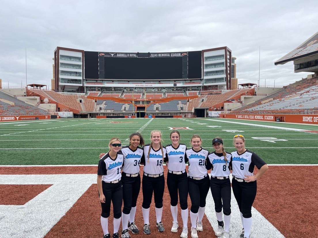 Madisonjo06's tweet photo. Thank you @TexasSoftball for a great team camp. I had a great time! 🤘 @TexasCoachWhite @CoachSingTexas https://t.co/1RzjvIS16X
