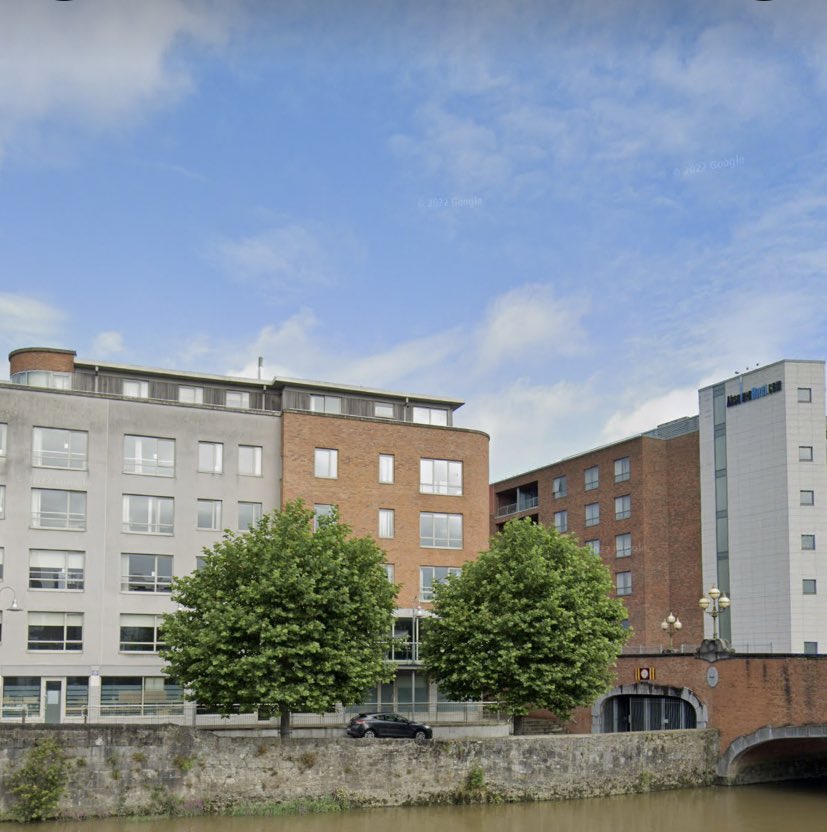 AnMaolchathach's tweet photo. .@LimerickCouncil @Live95Limerick @limerickcitybiz @A2Architects @FearStairLmk @WalkThree @StopsBus @BadParkingLK @Limerick_Leader Today, these two mature trees outside Sir Harry’s Mall in Limerick City were completely cut down to the bark. How is this allowed to happen? https://t.co/ekcFjdw34b