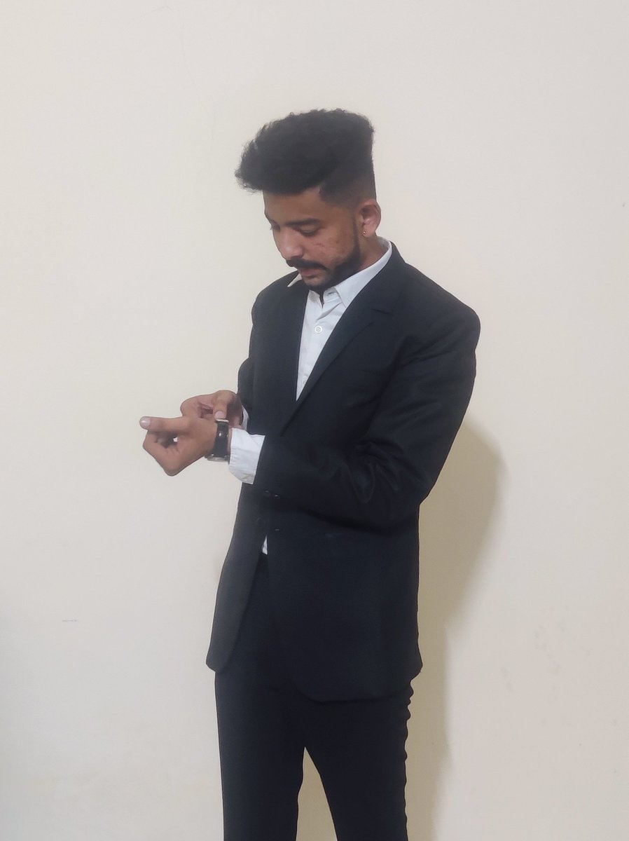 mi_Rahul_Salvi's tweet photo. काला कोट
.
..
#lawyer #court #lawthings #advocate #kalacoat #blazzer #maharashtra #pune #lawCollege #CriminalCase #CivilCase #law #Criminal #candid https://t.co/xeA4YBAkqC