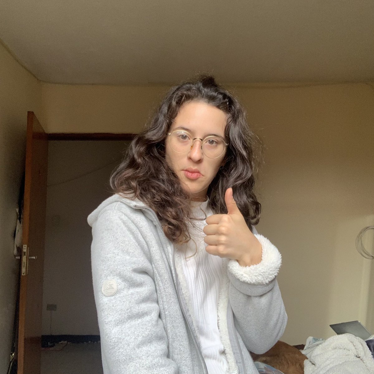 IsaMenocal's tweet photo. Entonces si querés ser parte de esto, podes usar el hashtag #therealme o #miyoreal y compartí como estás, sentís o lo que haces el día de hoy o un mensaje bonito a los que te siguen en esta red social. Gracias.
💚🌻 https://t.co/ldi2VwsLPl