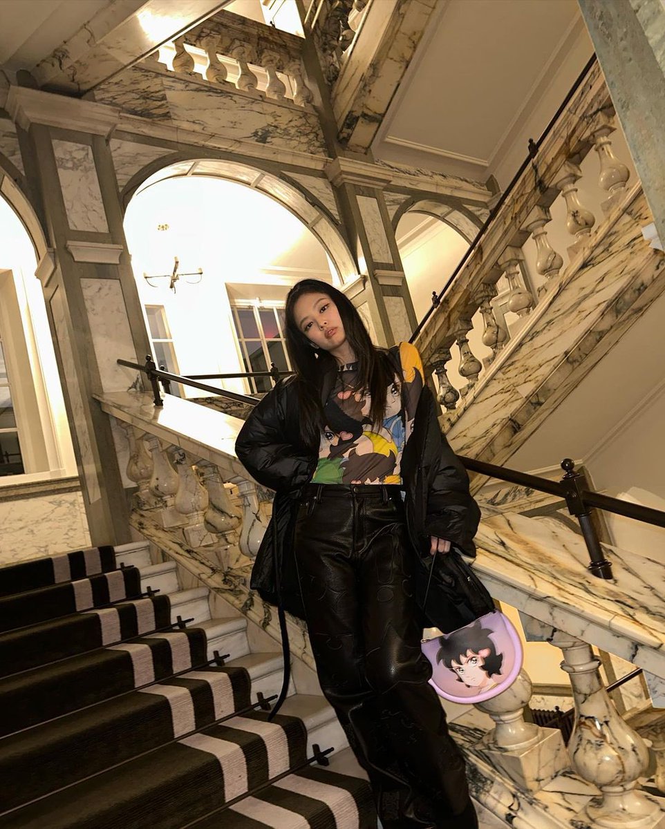 g_syloyd's tweet photo. ジェニの服JW Andersonと달려라 하니（run hany ）のコラボじゃん〜❕ https://t.co/dn1Ezmj9IJ