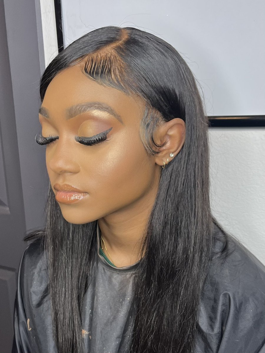 KaylaDidItt's tweet photo. Soft Glam. 😍💗 @autumnmcarterrr 

BOOK WITH KAYLA DID IT‼️
There’s a few spots left for graduation book your appointments now to get the flawless beat honey ‼️‼️‼️ 

#shsu #shsu22 #shsu23 #shsu24 #shsu25 #huntsville #mua #shsumua #makeup #graduation #txsu https://t.co/5ZOy5A8RPj
