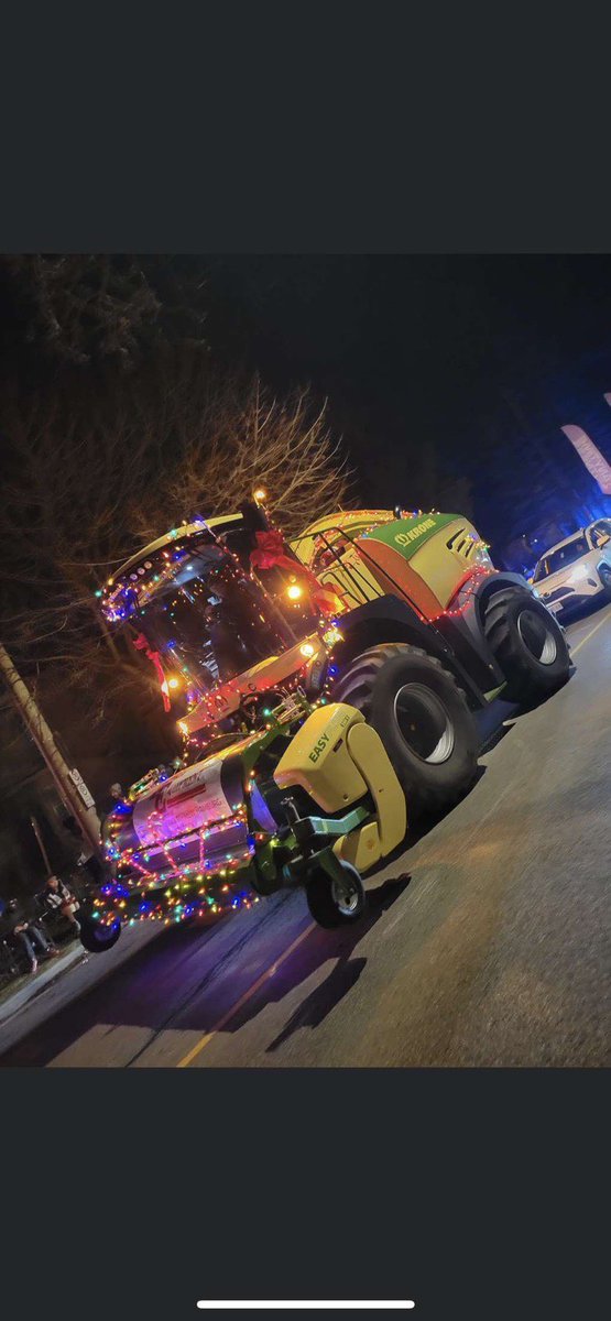 tom_mosterd's tweet photo. Getting into the Christmas Spirit this weekend at the New Hamburg parade. #krone #bigx @StratfordFarmEq https://t.co/8flO7DTRUZ