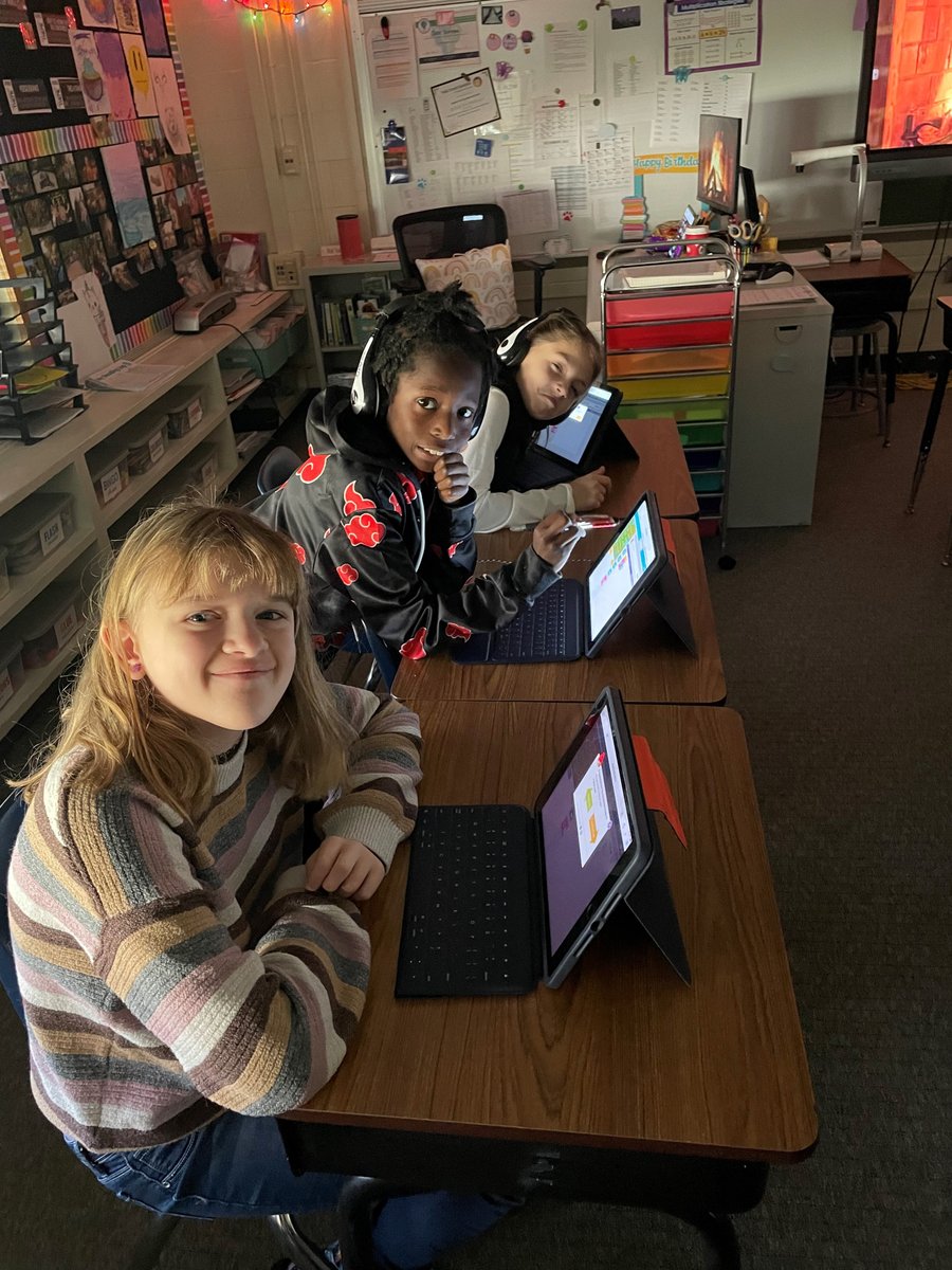 RitaShultz's tweet image. Mrs. Papineau's class is participating in the 2022 Hour of Code.
#HourofCode2022
@murdock_school
@LSClafayette
#LSCHourofCode