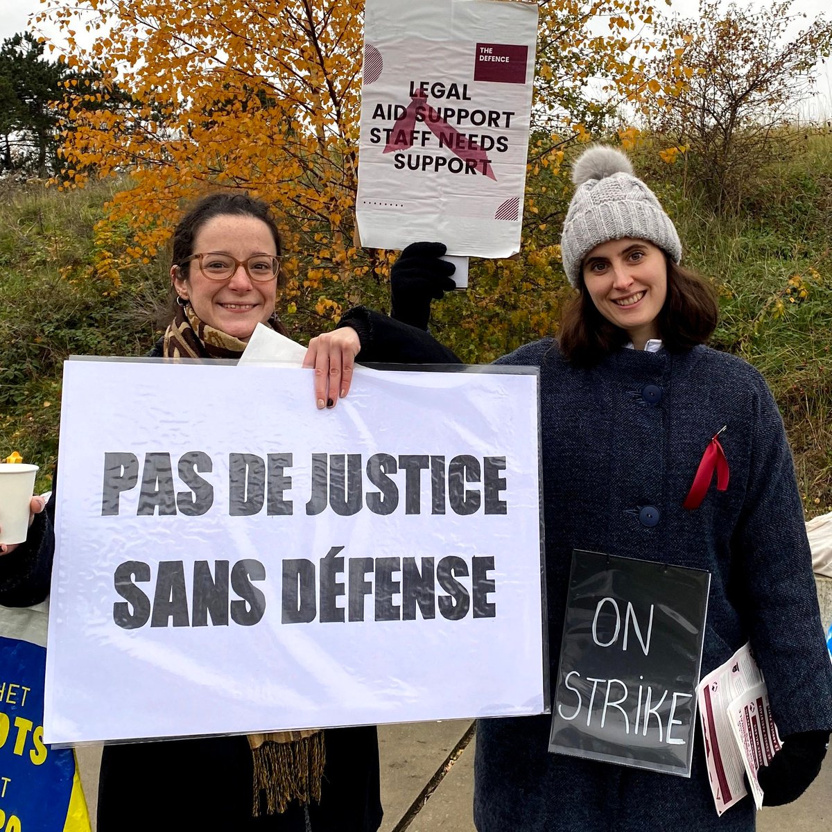camille_divet's tweet image. On 05/12, we demonstrated to raise awareness on the defence working conditions: no termination notice, no sick leave or parental leave, unemployment and retirement pension, proper protection against moral or sexual harassment #ICC #ASP21