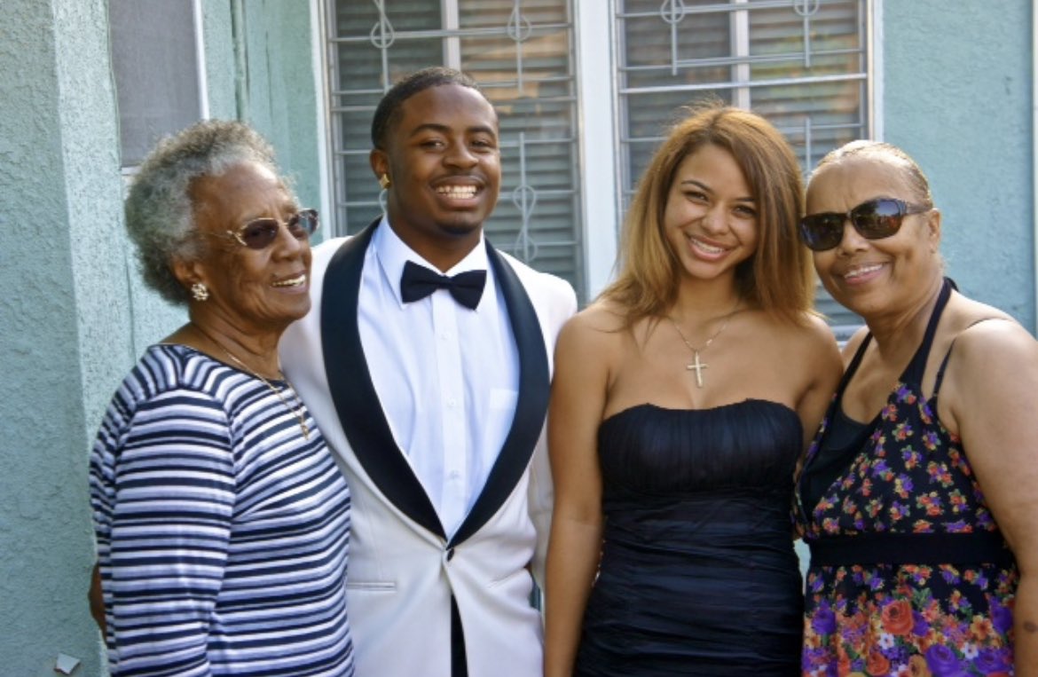 PY/Stevie Harts tweet media