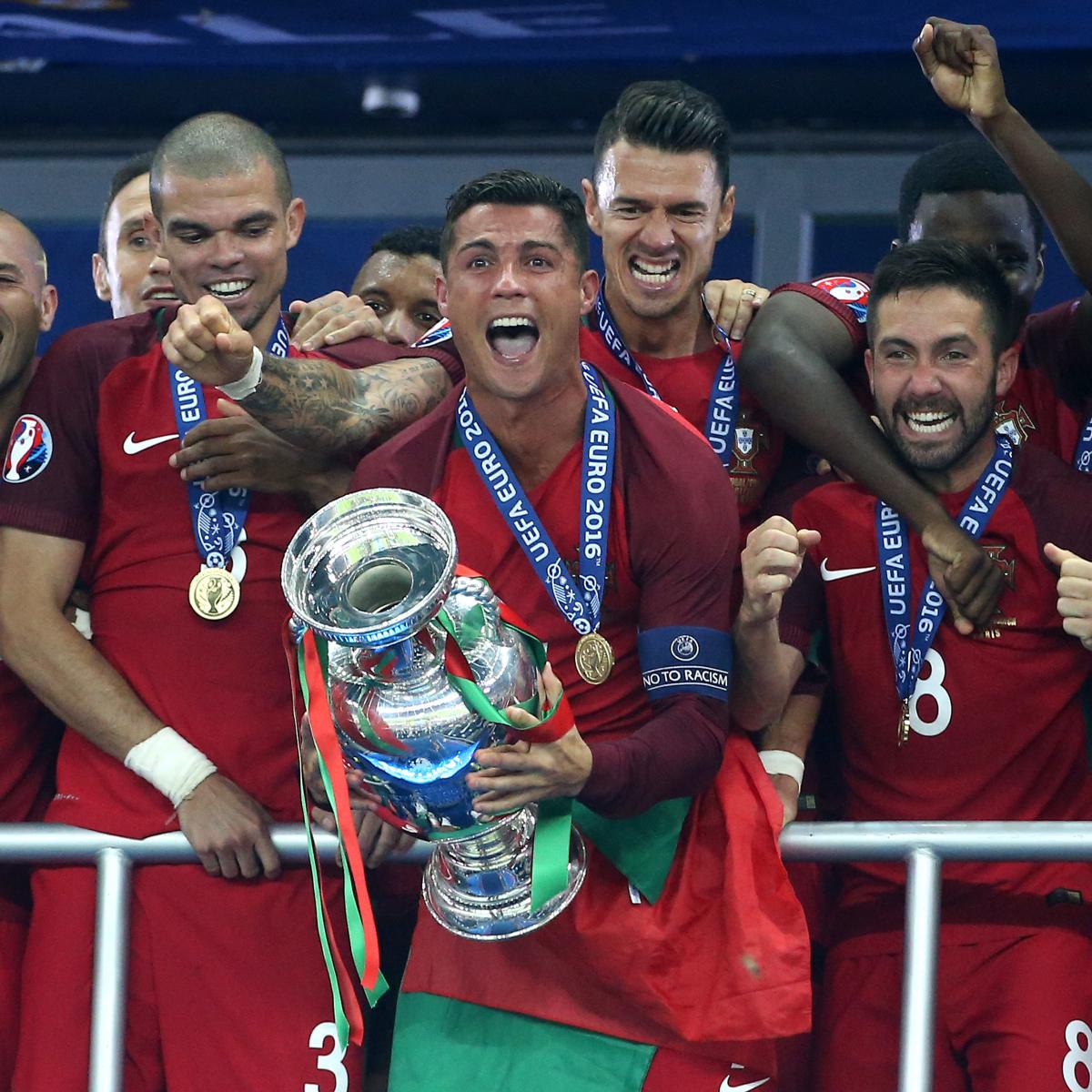 There are some who will never give up on Cristiano Ronaldo. No one will ever command a fan base this loyal.

🐐