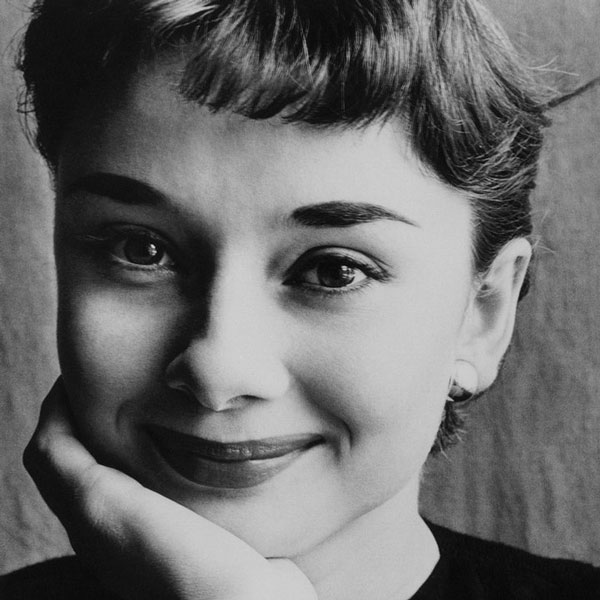 BarbaraRose_Pax's tweet photo. "I believe in being strong when everything seems to be going wrong.
I believe that #TomorrowIsAnotherDay, and I believe in #miracles."
-Audrey Hepburn
#Peace #Pax #MondayMotivation https://t.co/dehFrnt9R0