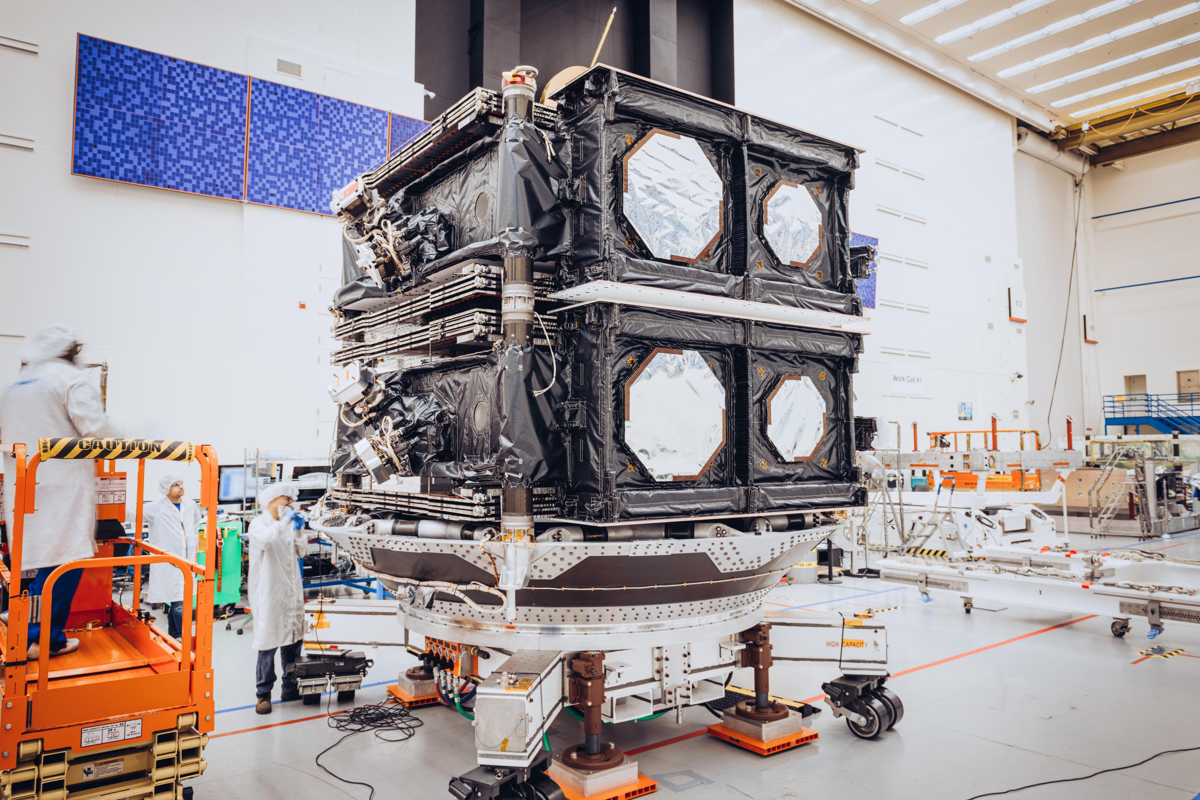 Satélite O3b mPOWER 1 previo a ser despachado por Boeing Space