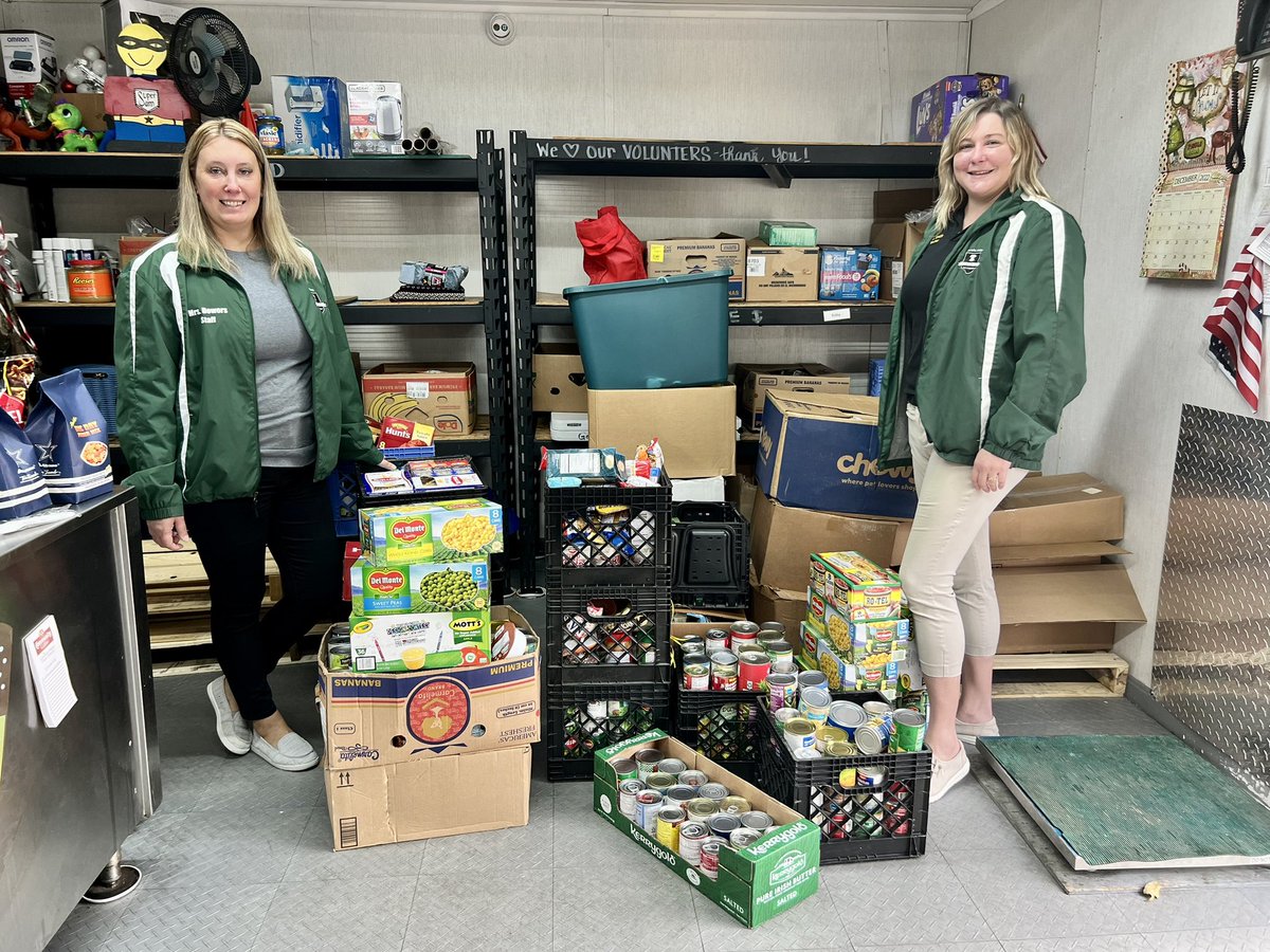 GoodSamG's tweet photo. Thank you, @GarlandClassic for the generous food donation! We are very appreciative of your help and partnership in feeding our #hungry neighbors. #garlandtx #feedinghelpingserving #TogetherWeCan https://t.co/P3kEt4yaAJ