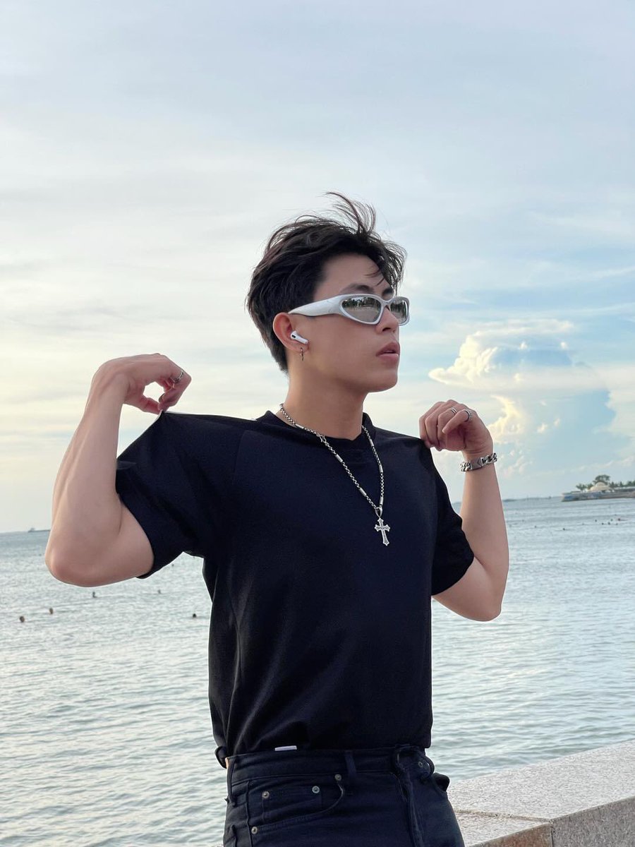 BToYangTD's tweet photo. D-7🧨 

🎵LẠC MẤT NHAU - Phan Khánh Dương

#LacMatNhau #D7_LMN 
#YangTD #PhanKhanhDuong https://t.co/gZRBQolKCr