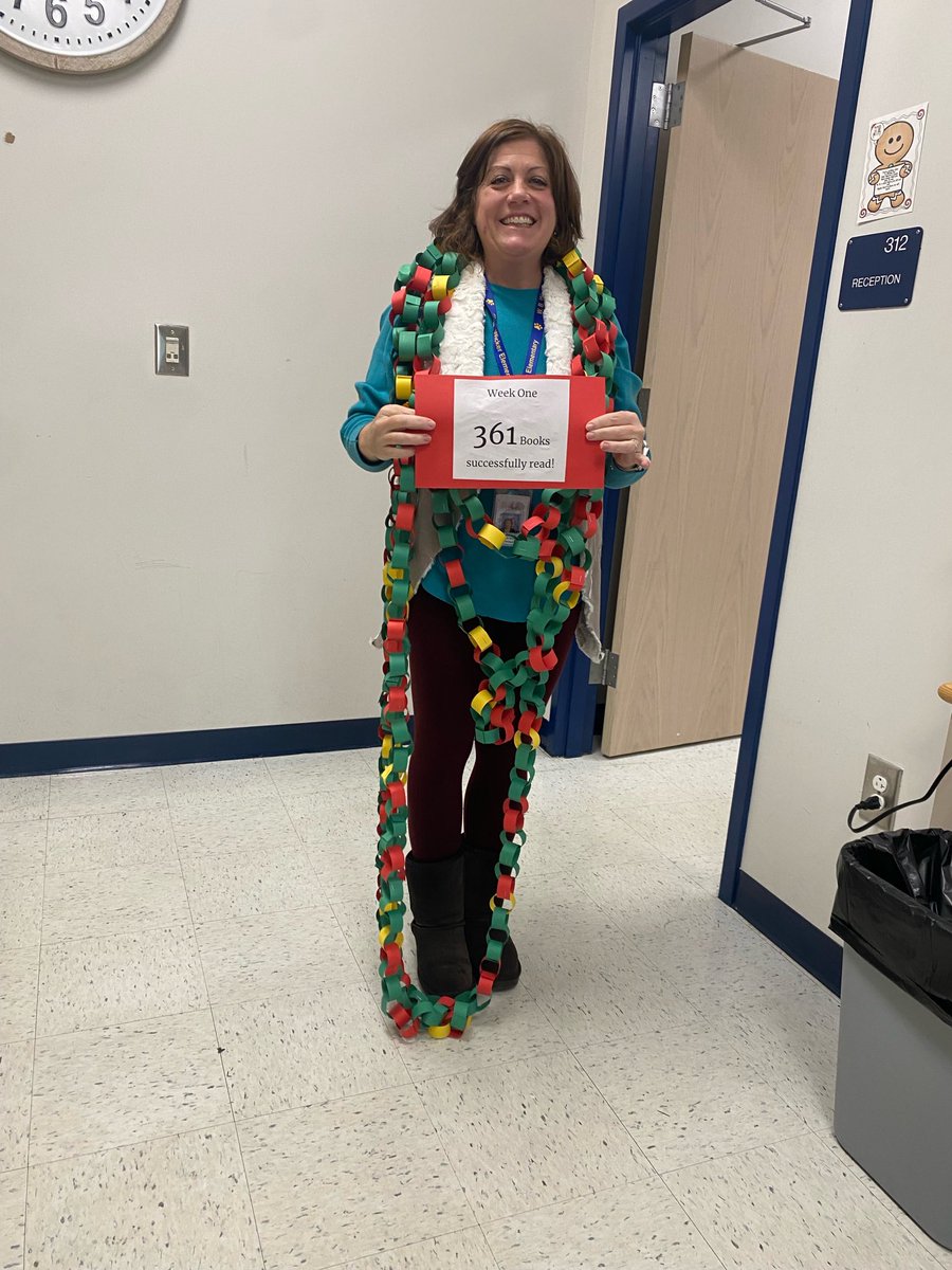 AimeePetrarca's tweet photo. Proud principal. One week=361 links. Each link=successfully read book!!! Happy reading. https://t.co/Zy7UWbDNDa